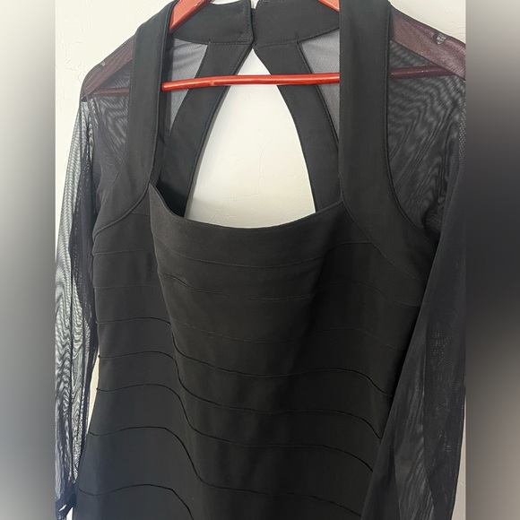 Moda Black Sleeve Contour Dress with Sheer Accents Large - Picture 2 of 6